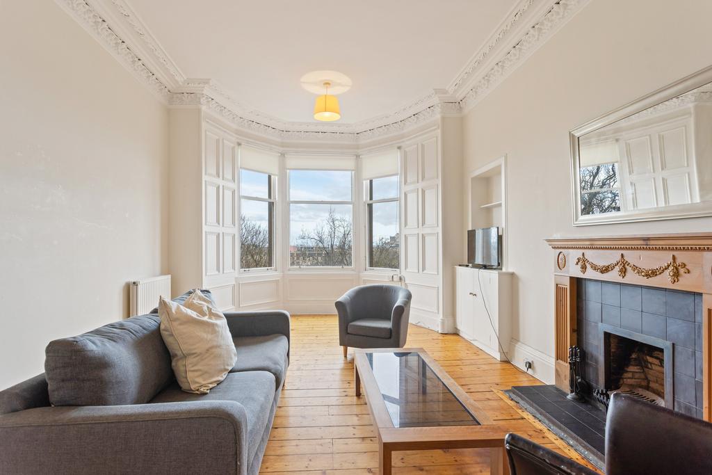 Sitting / Dining Room of 40 (Flat 7) Warrender...