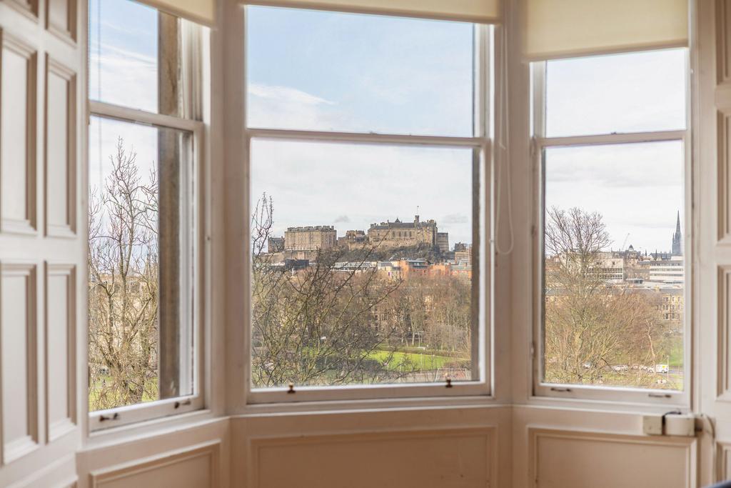 Views of 40 (Flat 7) Warrender Park Terrace