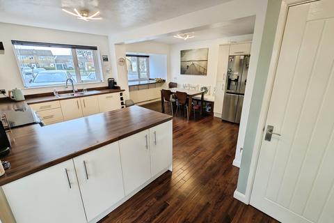 3 bedroom semi-detached house for sale, Lancaster Road, Yate