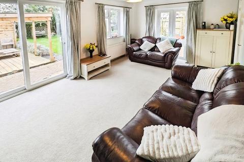 3 bedroom semi-detached house for sale, Lancaster Road, Yate