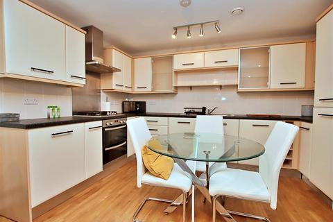 2 bedroom flat to rent, Lockwood Court,Todd Close, Borehamwood