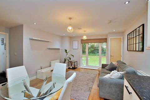 2 bedroom flat to rent, Lockwood Court,Todd Close, Borehamwood