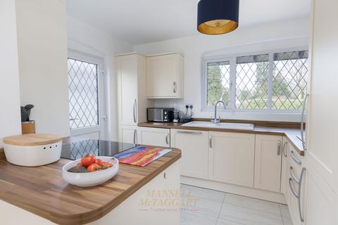 undefined, Mount Close, Crawley RH10