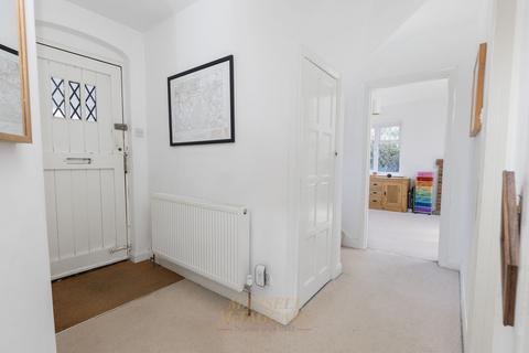 undefined, Mount Close, Crawley RH10