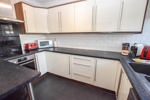 3 bedroom terraced house for sale, Manor Road, South Woodham Ferrers, Chelmsford