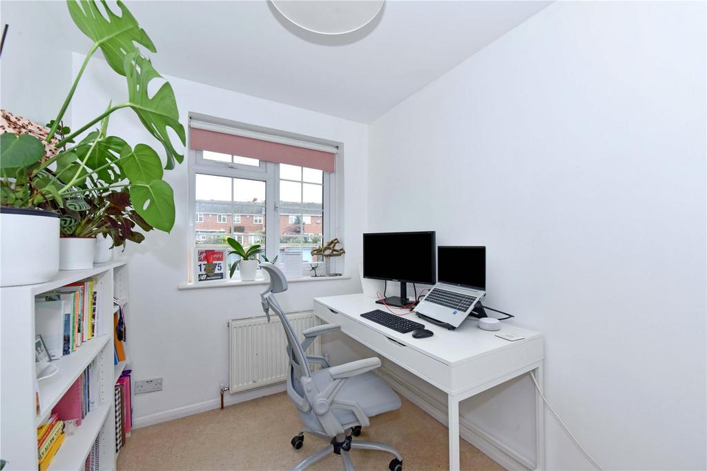 Bedroom/Office