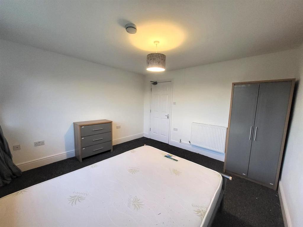 Room Pic 2