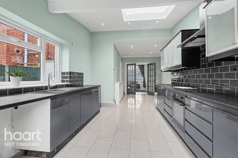 3 bedroom semi-detached house for sale, Doncaster Avenue, Nottingham