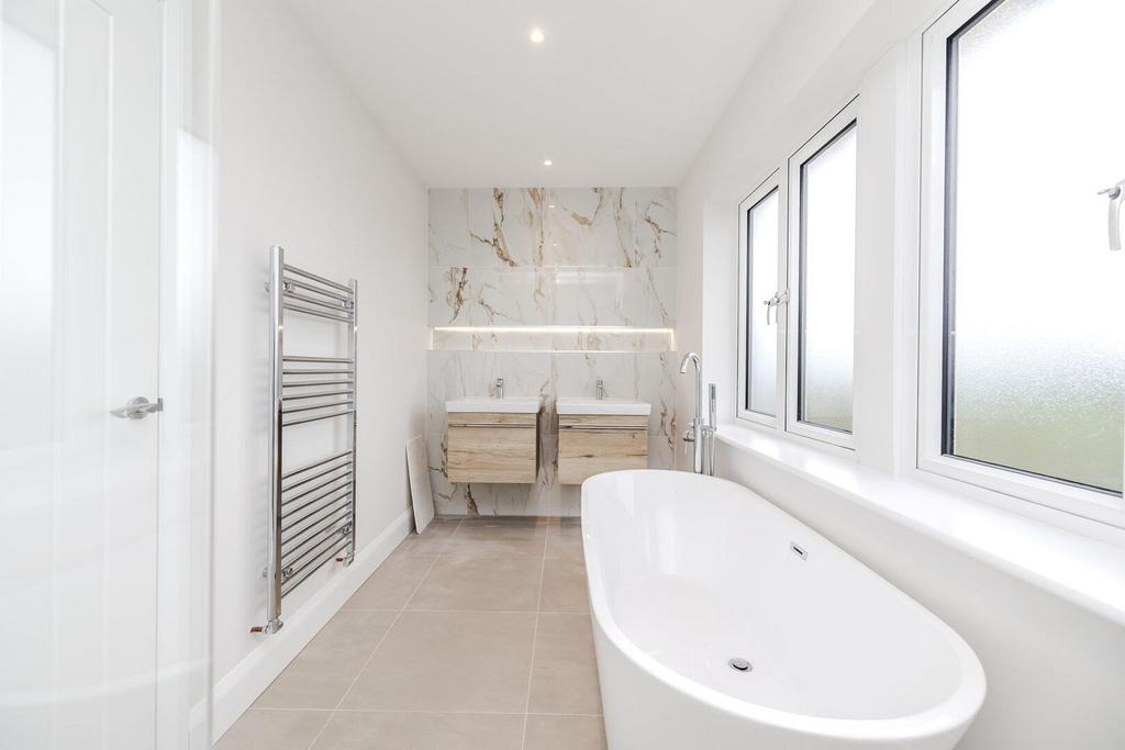 En-suite Bathroom