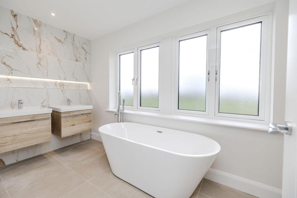 En-suite Bathroom