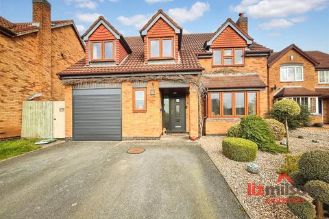 4 bedroom detached house for sale, Wetherel Road, Burton-On-Trent DE15