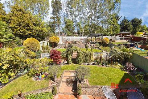 4 bedroom detached house for sale, Wetherel Road, Burton-On-Trent DE15