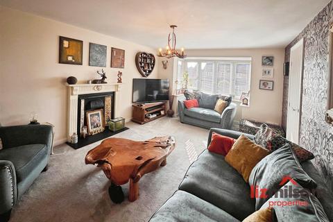 4 bedroom detached house for sale, Wetherel Road, Burton-On-Trent DE15
