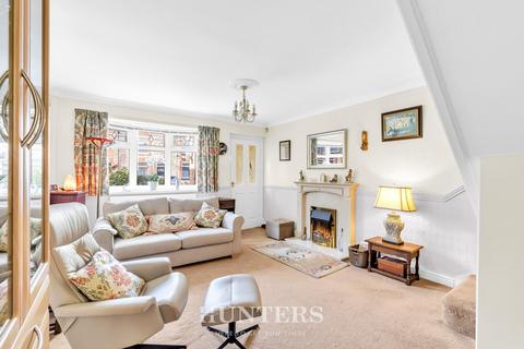 2 bedroom semi-detached house for sale, Broad Street, Middleton, Manchester, M24
