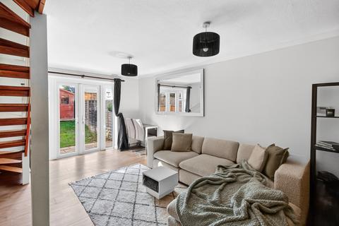 2 bedroom terraced house to rent, Bracknell RG42