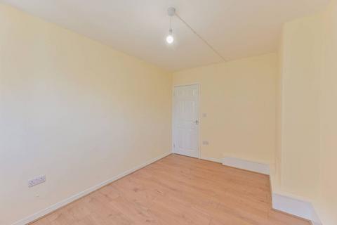 1 bedroom flat to rent, Clayton Street, Oval, London, SE11