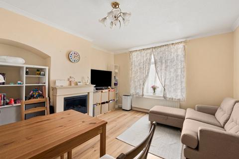 2 bedroom terraced house for sale, Winchcombe Road, Surrey SM5