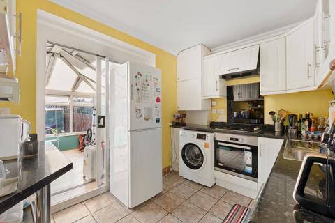 2 bedroom terraced house for sale, Winchcombe Road, Surrey SM5