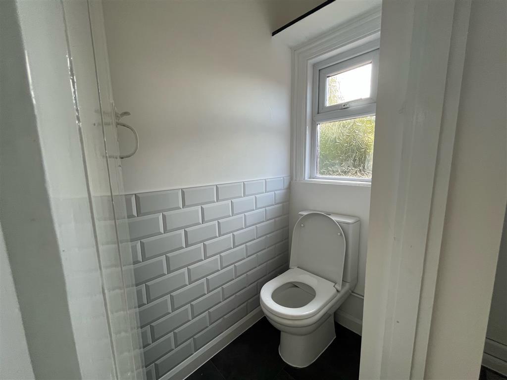 Cloakroom/wc
