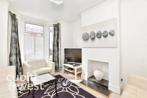 3 bedroom terraced house to rent, AVAILABLE WITH NO DEPOSIT Pretoria Road Southsea PO4