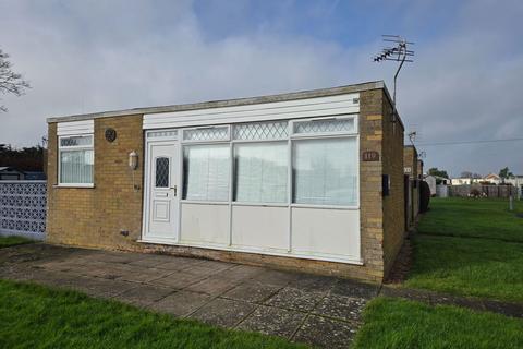 2 bedroom chalet for sale, St. Leonards Drive, Skegness PE24