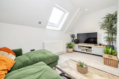 1 bedroom flat for sale, Melbourne Road, Bushey