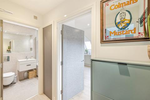 1 bedroom flat for sale, Melbourne Road, Bushey