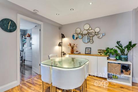 2 bedroom detached house to rent, Ashford Road, London NW2