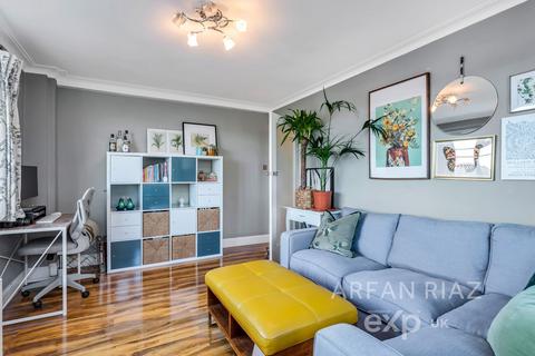 2 bedroom detached house to rent, Ashford Road, London NW2