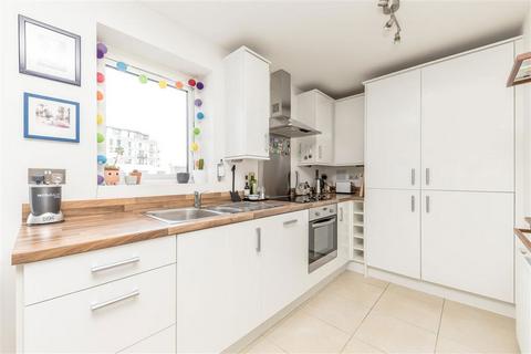 1 bedroom flat to rent, Enterprise Way, London SW18