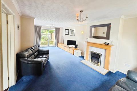 3 bedroom semi-detached house for sale, Gilbert Close, Gillingham ME7