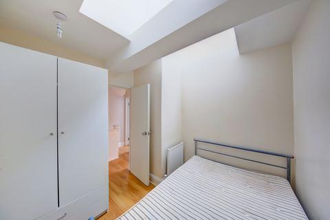 4 bedroom terraced house to rent, The Bittoms, Kingston upon Thames KT1