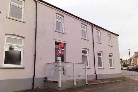 1 bedroom apartment to rent, Eagle Inn, Brynna