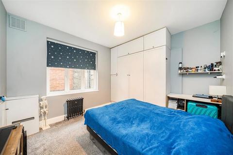 3 bedroom flat for sale, Beaconsfield Road, London SE3