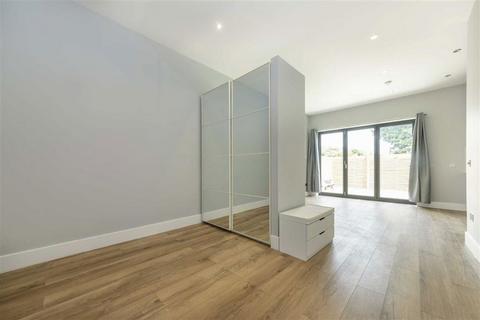 undefined, Sandycombe Road, Kew TW9