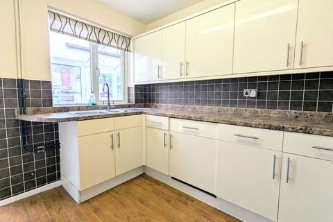 3 bedroom end of terrace house for sale, St. Briavels Drive, Bristol BS37