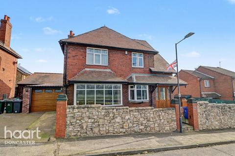 4 bedroom detached house for sale, Hill Crest, Skellow, Doncaster