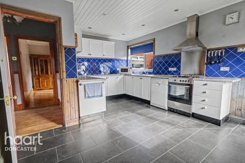 4 bedroom detached house for sale, Hill Crest, Skellow, Doncaster