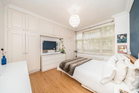 2 bedroom flat for sale, Delamere Road, London SW20