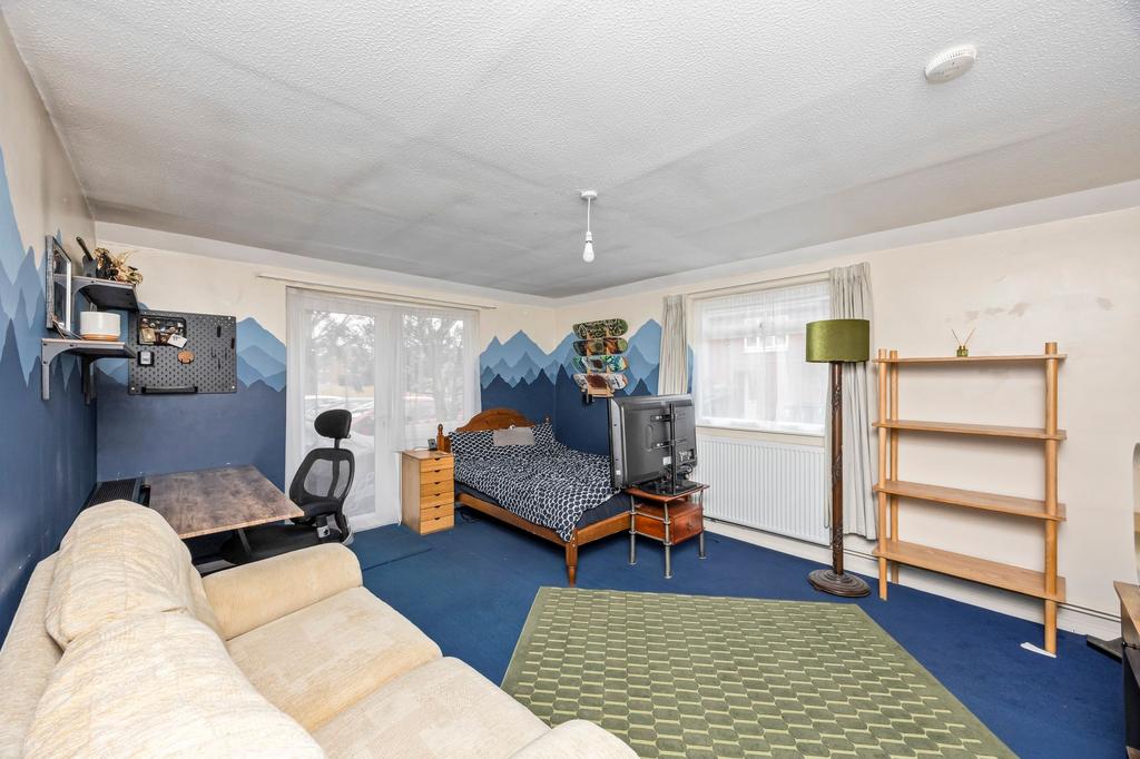 Open plan living / bedroom / studio area