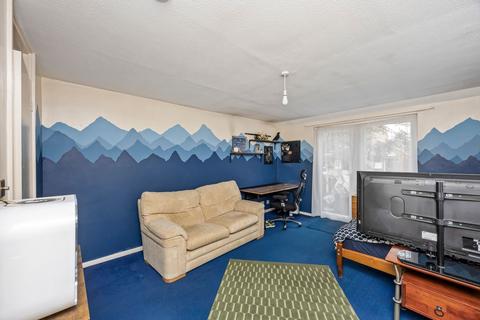 undefined, Siskin Close, Horsham, RH12