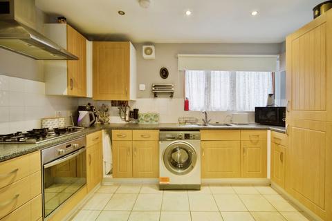 2 bedroom bungalow for sale, Ron Todd Close, Dagenham, RM10