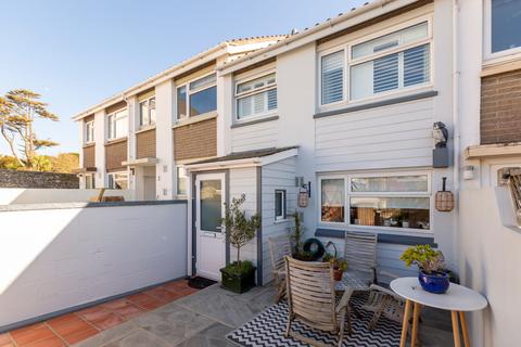 2 bedroom terraced house for sale, 3 Thornton Villas, St Helier