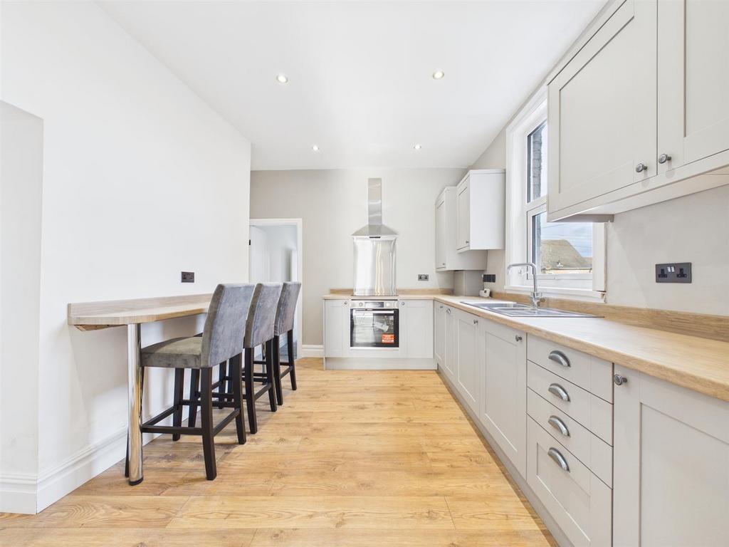 Kitchen 1.jpg
