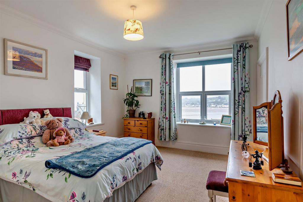Main house bedroom 3