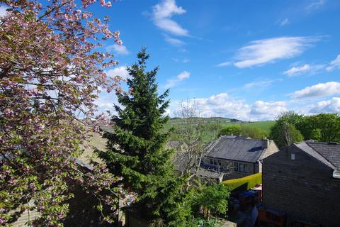 4 bedroom detached house to rent, Stainland Road, Stainland, Halifax