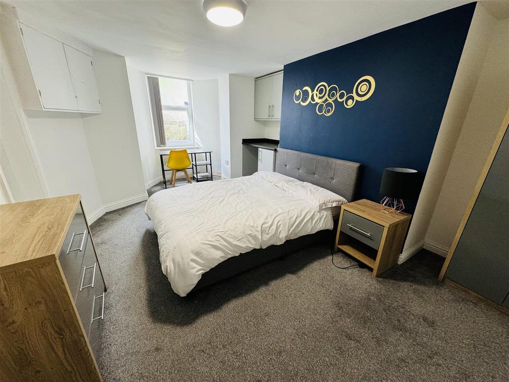61 Kirkgate.jpg