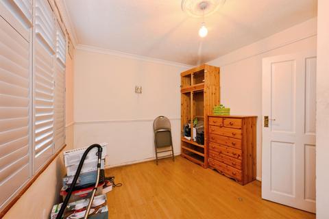 4 bedroom semi-detached house for sale, Lincoln Court, Borehamwood