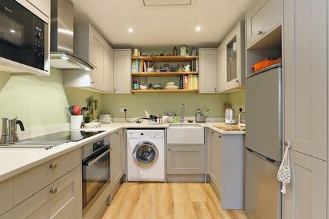 1 bedroom apartment for sale, Gables Close, London, SE5