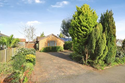 3 bedroom bungalow for sale, Hazelwood Close, Kidderminster, Worcestershire, DY11